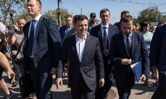Головне за ніч: авантюра Зеленського, подробиці перемир'я на Донбасі та ганьба Порошенка у Європарламенті
