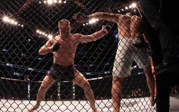 Миочич - Дос Сантос: Полное видео боя на UFC 211