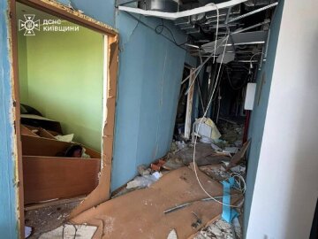 Рятувальники ДСНС на місці атаки в Київській області