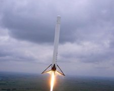 Посадку Falcon-9 сняли с высоты птичьего полета