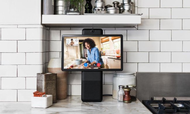 Facebook знову спіймали на стеженні за користувачами