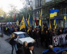 Одеські активісти з петардами та фаєрами провели марш "Іду на Ви" (фото)