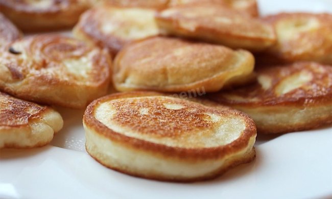 Быстрый рецепт воздушных оладьев на кефире