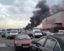 Масштабна пожежа переполохала москвичів: відео