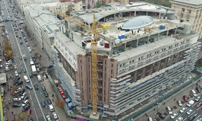 Унікальні кадри вічної реконструкції ЦУМу на Хрещатику (фото)