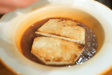 Луковый суп, кадр из видео