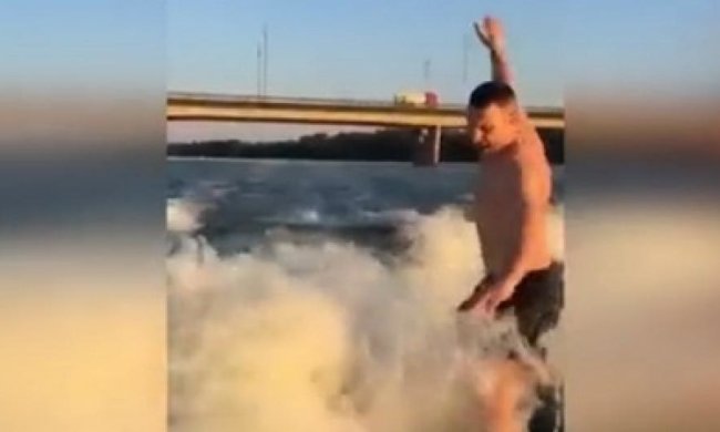 Кличко відсвяткував свій день народження падінням у Дніпро