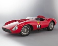 Ferrari пішов з аукціону за рекордні 28 млн євро