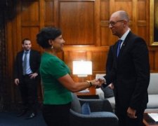 Яценюк з таємною місією відвідує США