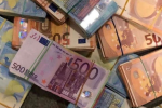 Євро, купюри, валюта, зображення із соцмереж