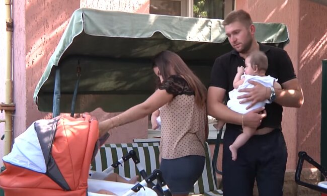 Чотирьом близнючкам, народження яких чекала вся Україна, виповнилося пів року - змучені і щасливі батьки показали крихіток