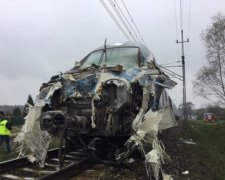 У Польщі поїзд збив вантажівку: сотні постраждалих