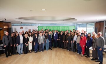 "Слуга Народа" обновляет структуру и фокусируется на помощи войску: решивший внеочередной съезд партии