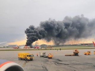 Самолет в Шереметьево