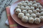 Корисні цукерки з чорносливу і горіхів без цукру