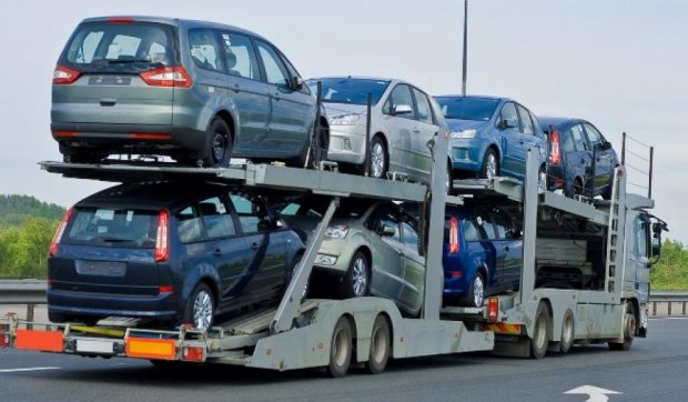Продажи автомобилей в Украине выросли на 54% 