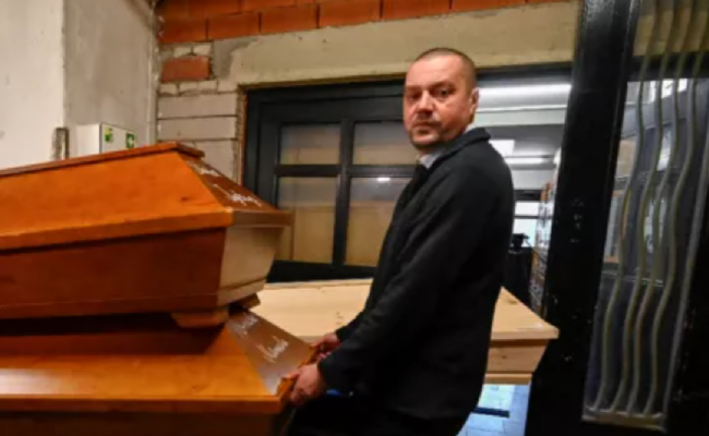 Допомога на поховання, скріншот: YouTube