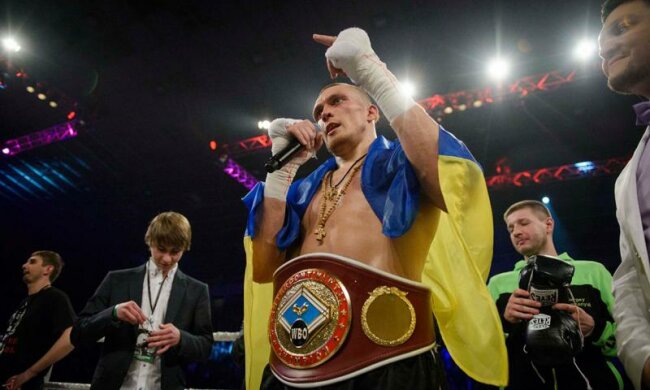 Усик рассказал украинцам, как им нужно жить
