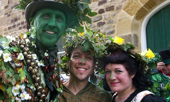  Як відзначають 1 Травня в різних країнах світу