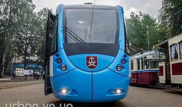 В Виннице создали современный трамвай из старого вагона (фото)