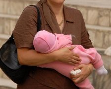 Захочу - рожу еще: украинка продала трехмесячного сына