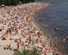 Натовпи відпочиваючих тікають з українських пляжів: що відбувається