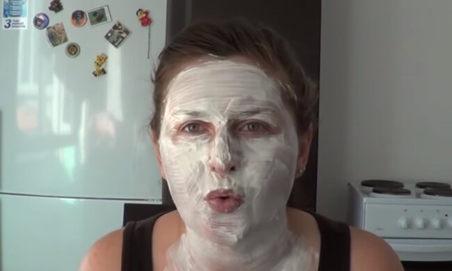 Маска для лица, фото YouTube