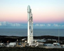 Маск отправил Falcon 9 покорять космос: видео