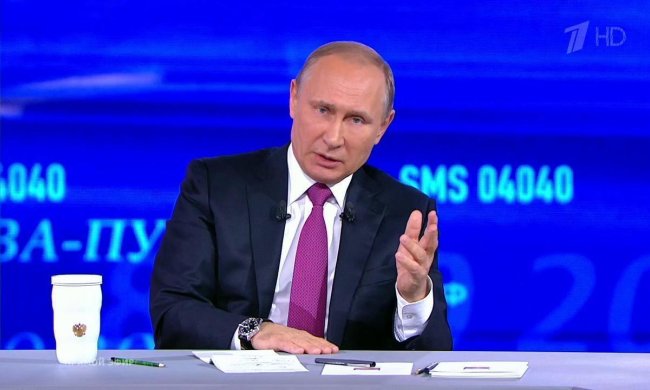 Путин во время "прямой линии"
