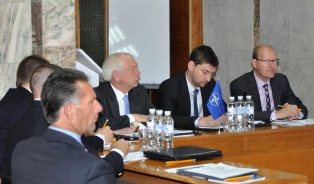 В Україну прибула консультативно-оцінна група НАТО