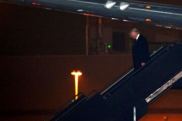 США расследуют опасный воздушный инцидент с Трампом