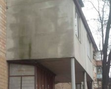 Киевлянин пристроил к квартире дом (фото)  