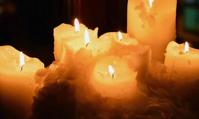 Віск зі свічки. Фото ТСН