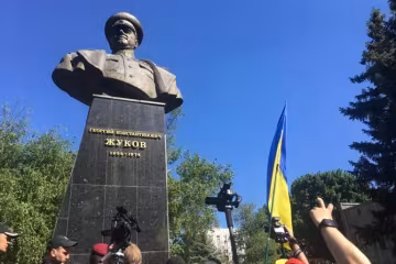 В Харькове снова скандал из-за злосчастного Жукова: "Решат по-тихому"