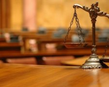 Печерский суд бросил чиновника за решетку на два года