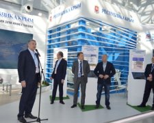 В окупований Крим кинулися європейські політики