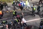 Країну захлеснули масові протести, поліцію закидають камінням: десятки правоохоронців постраждали