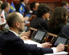 Не выдержал лжи? На депутатские головы упал потолок
