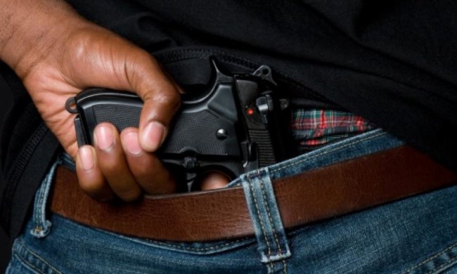 Пьяный полтавчанин обстрелял полицейских в магазине