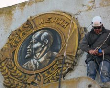 Декомунізація по-польськи довела російських дипломатів до істерики