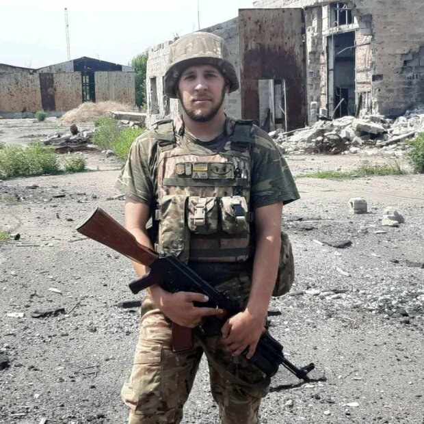 Військовий Денис, фото: ООС Facebook