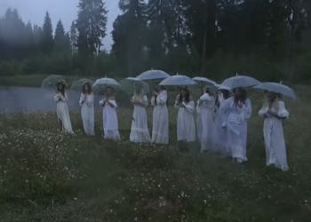 Кадр из выпуска шоу "Холостяк"