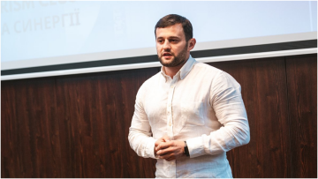 Андрій Рікота