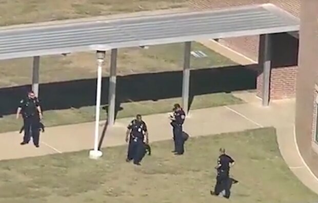 Стрельба в школе Арлингтона (Техас), кадр из видео