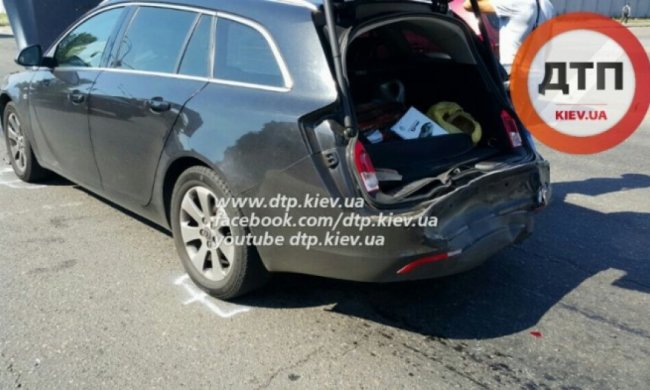 В Києві на Подолі сталось подвійне ДТП