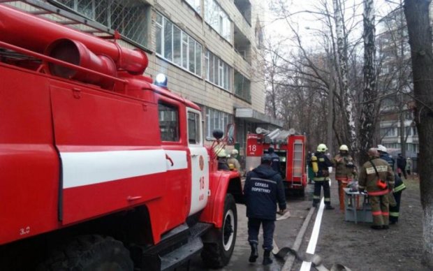 Крупнейший пожар в Киеве попал в объектив камеры