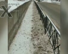 Снігову "катастрофу" харківських комунальників показали одним відео: "Місіть бруд"