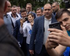 Главное за ночь: "обезглавленная" Зеленским таможня, удар стихии и больное место ВСУ