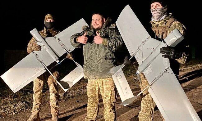 Українські дрони-камікадзе та снайперські гвинтівки: волонтери допомагають армії