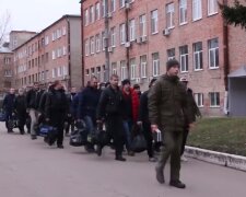 Призов в армію, скрін з відео